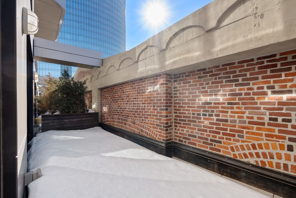 121 Portland Street, Unit 708 Boston, MA 02114 - Photo 29 of 36