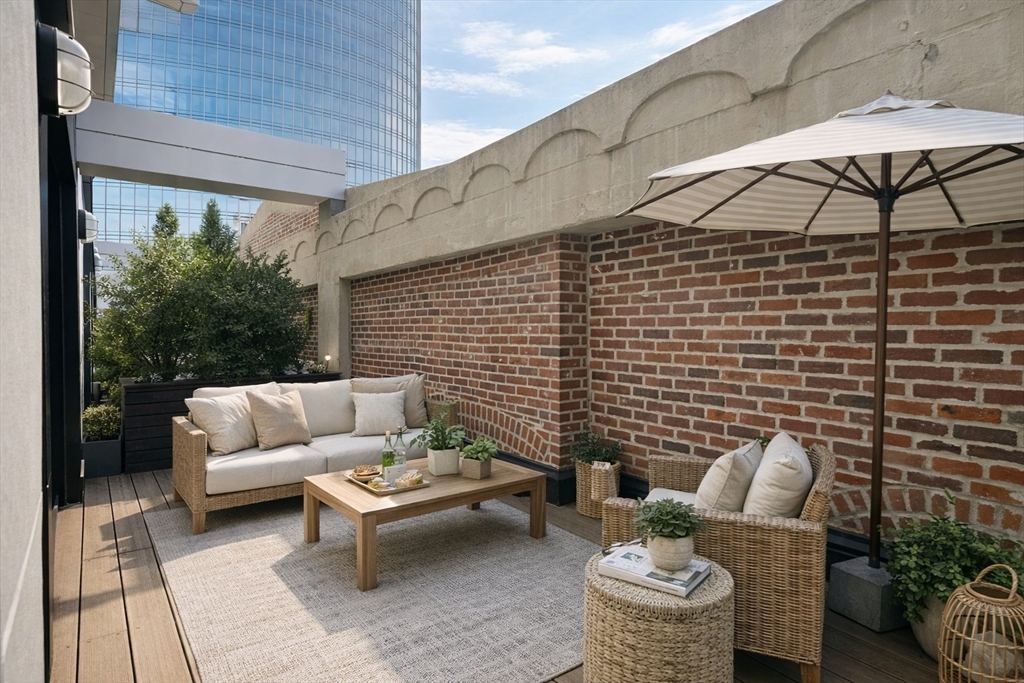 121 Portland Street, Unit 708 Boston, MA 02114 - Photo 4 of 36