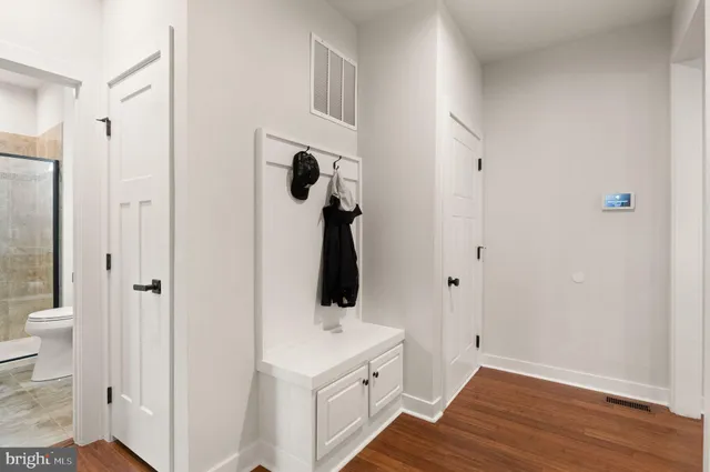 $998,000 | 7483 Lake Willow Court, Warrenton, VA 20187