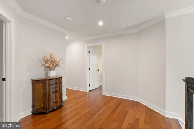 $998,000 | 7483 Lake Willow Court, Warrenton, VA 20187