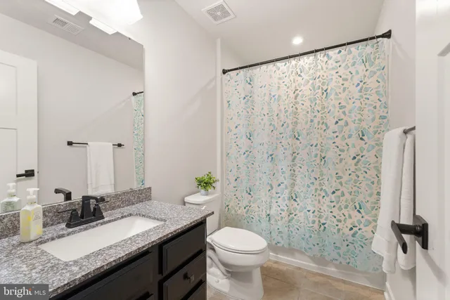 $998,000 | 7483 Lake Willow Court, Warrenton, VA 20187