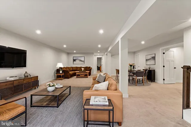 $998,000 | 7483 Lake Willow Court, Warrenton, VA 20187