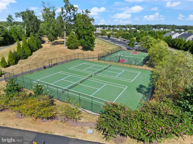 $998,000 | 7483 Lake Willow Court, Warrenton, VA 20187