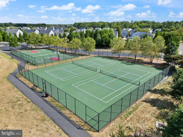 $998,000 | 7483 Lake Willow Court, Warrenton, VA 20187