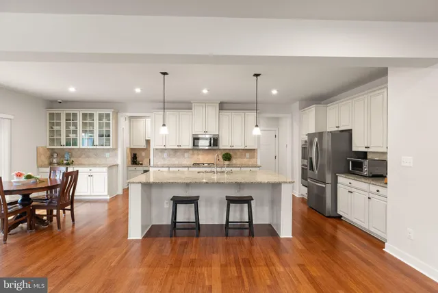 $998,000 | 7483 Lake Willow Court, Warrenton, VA 20187