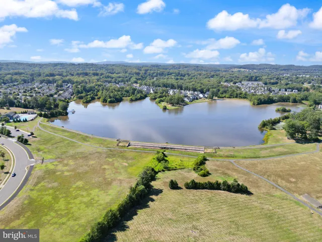 $998,000 | 7483 Lake Willow Court, Warrenton, VA 20187