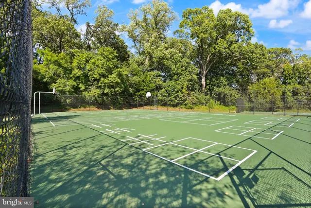 $998,000 | 7483 Lake Willow Court, Warrenton, VA 20187