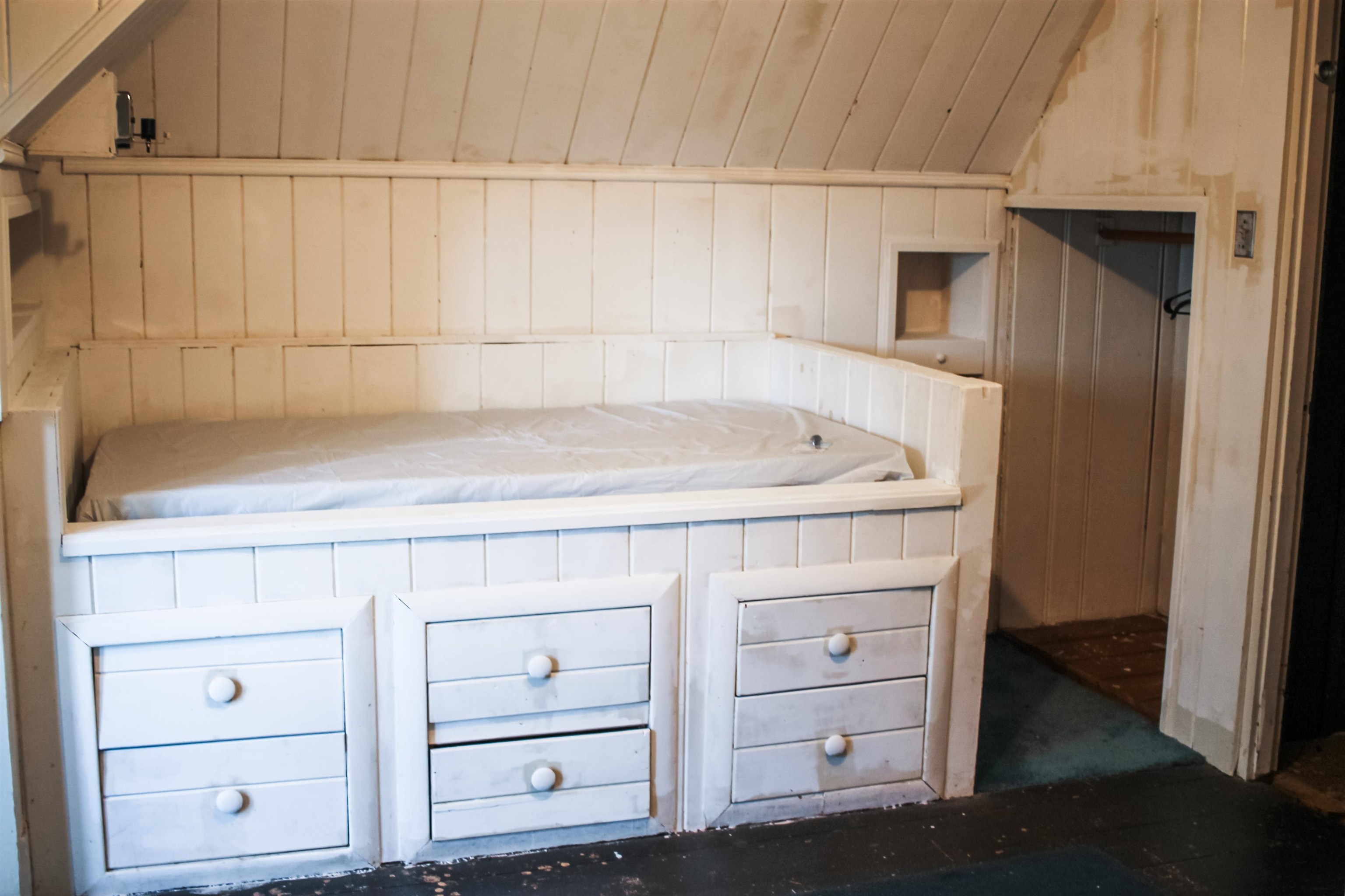 8 Marlboro Road Derry, NH 03038 - Photo 15 of 27