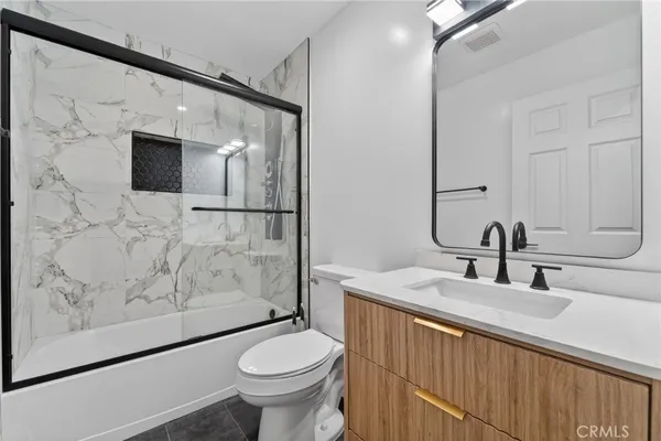 $1,399,000 | 1131 East 21st Street, Long Beach, CA 90806