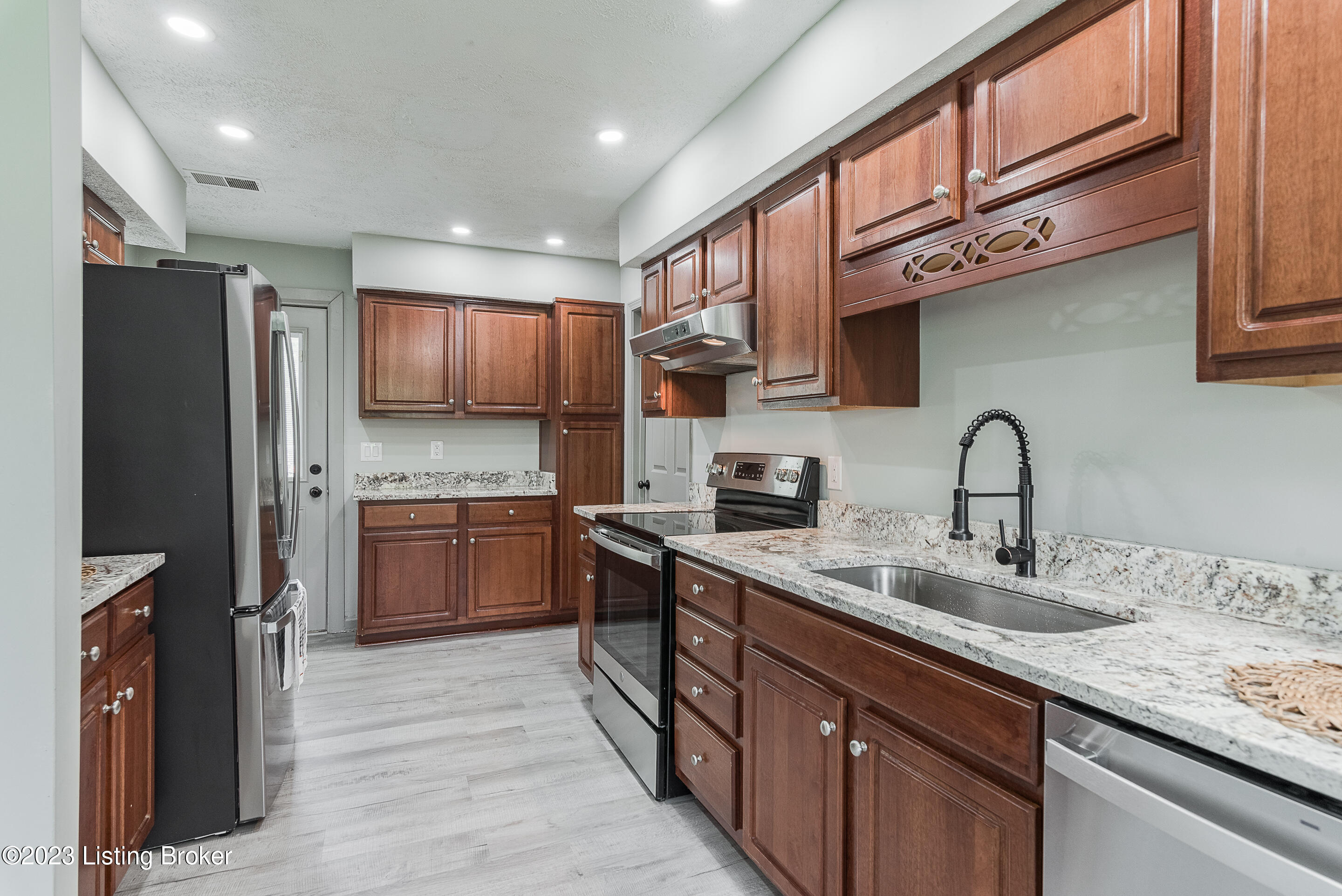 1400 Stapleton Road Bagdad, KY 40003 - Photo 8 of 34 DHI-11