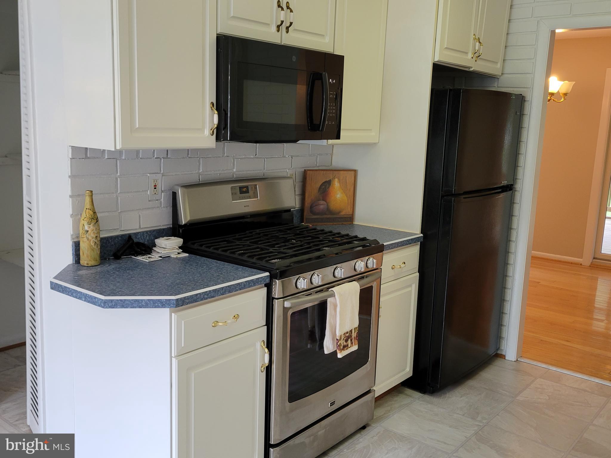 6136 Loventree Road Columbia, MD 21044 - Photo 3 of 10 Kitchen