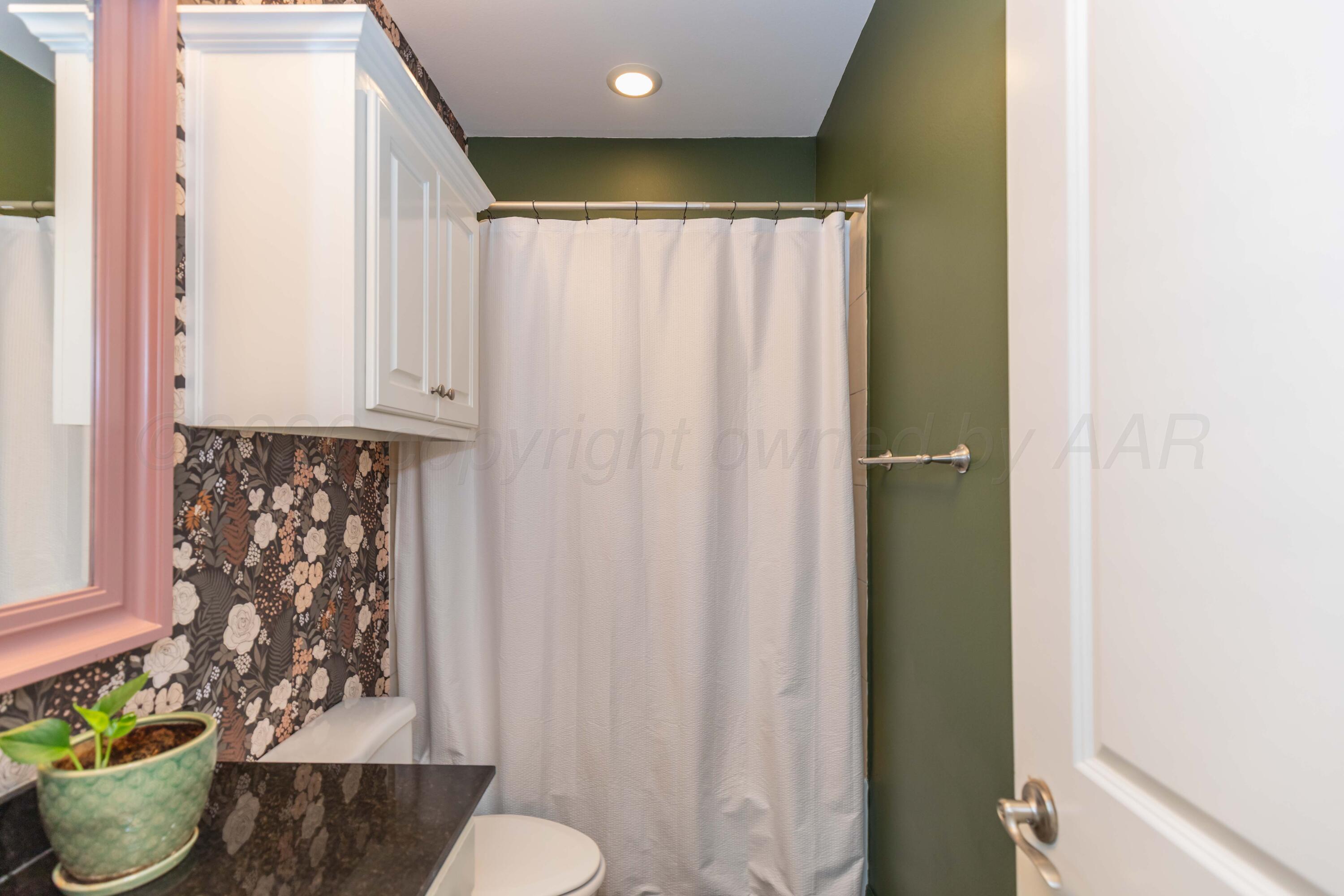 5002 Longbird Street Amarillo, TX 79118 - Photo 20 of 36 BATHROOM 2 VIEW 2