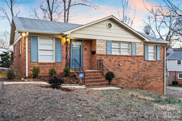 $385,000 | 1717 Woodvalley Drive, Charlotte, NC 28216