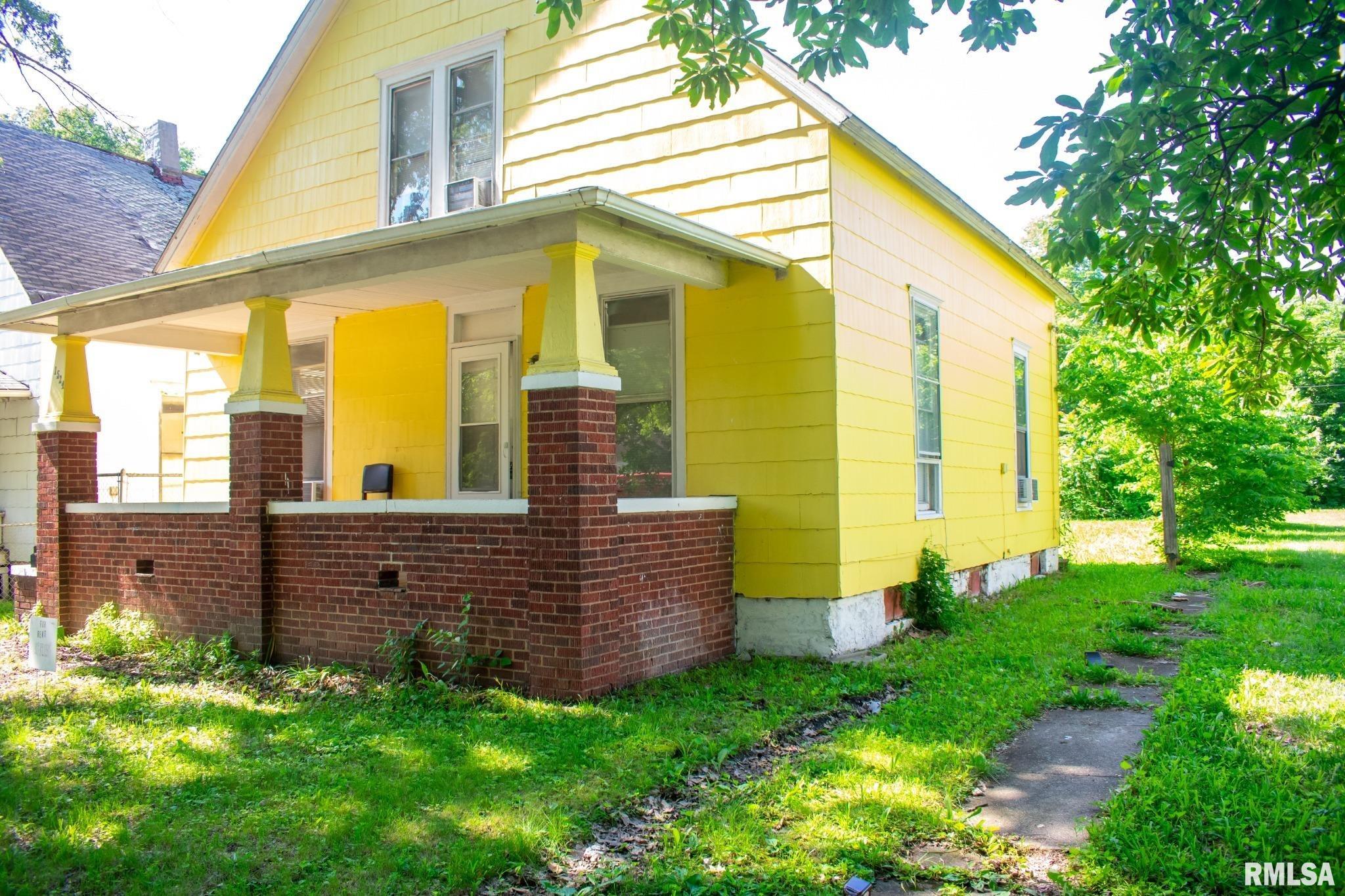 1524 East Prairie Avenue Decatur, IL 62521 - Photo 1 of 12