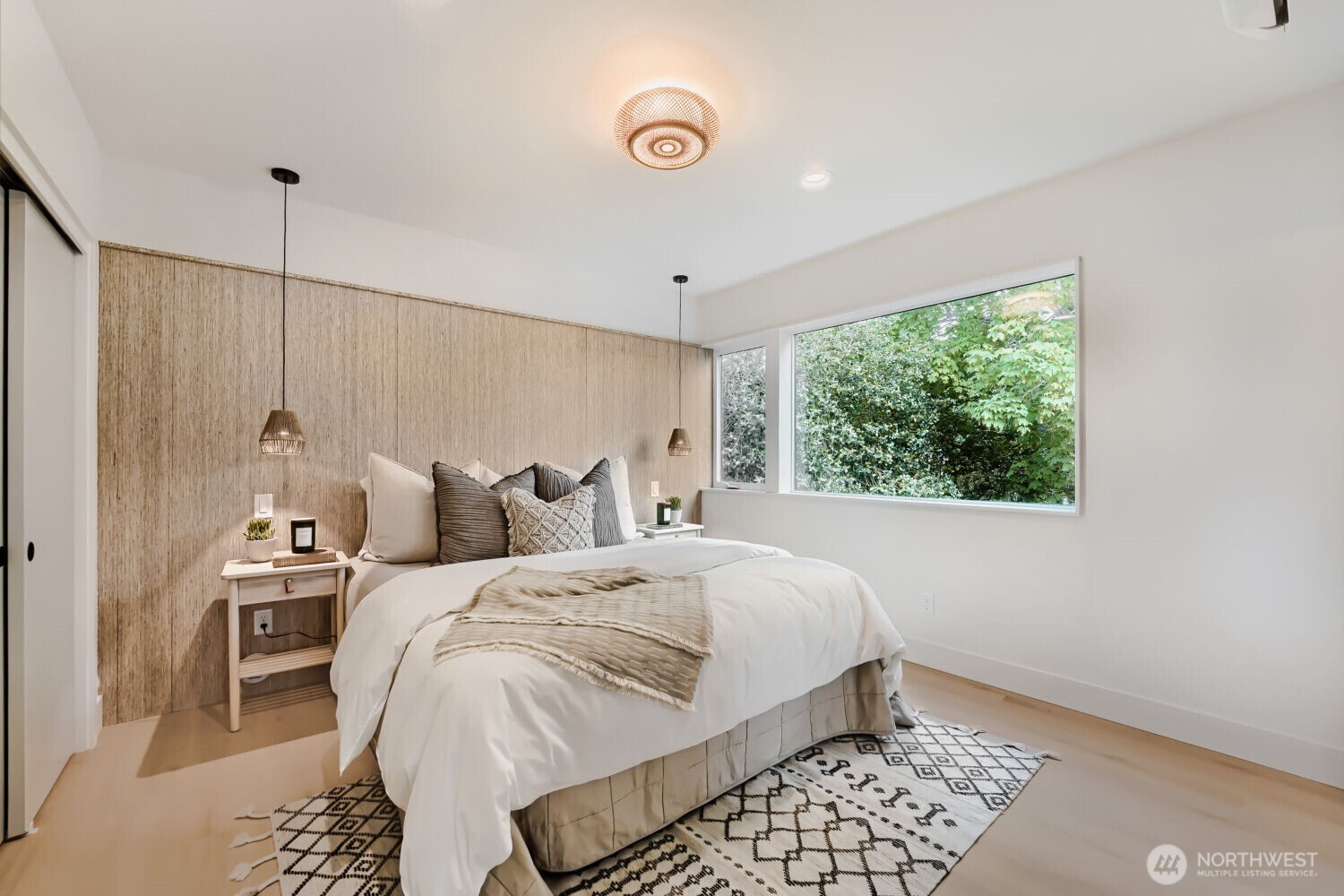 2626 58th Avenue Southwest, Unit B Seattle, WA 98116 - Photo 13 of 40