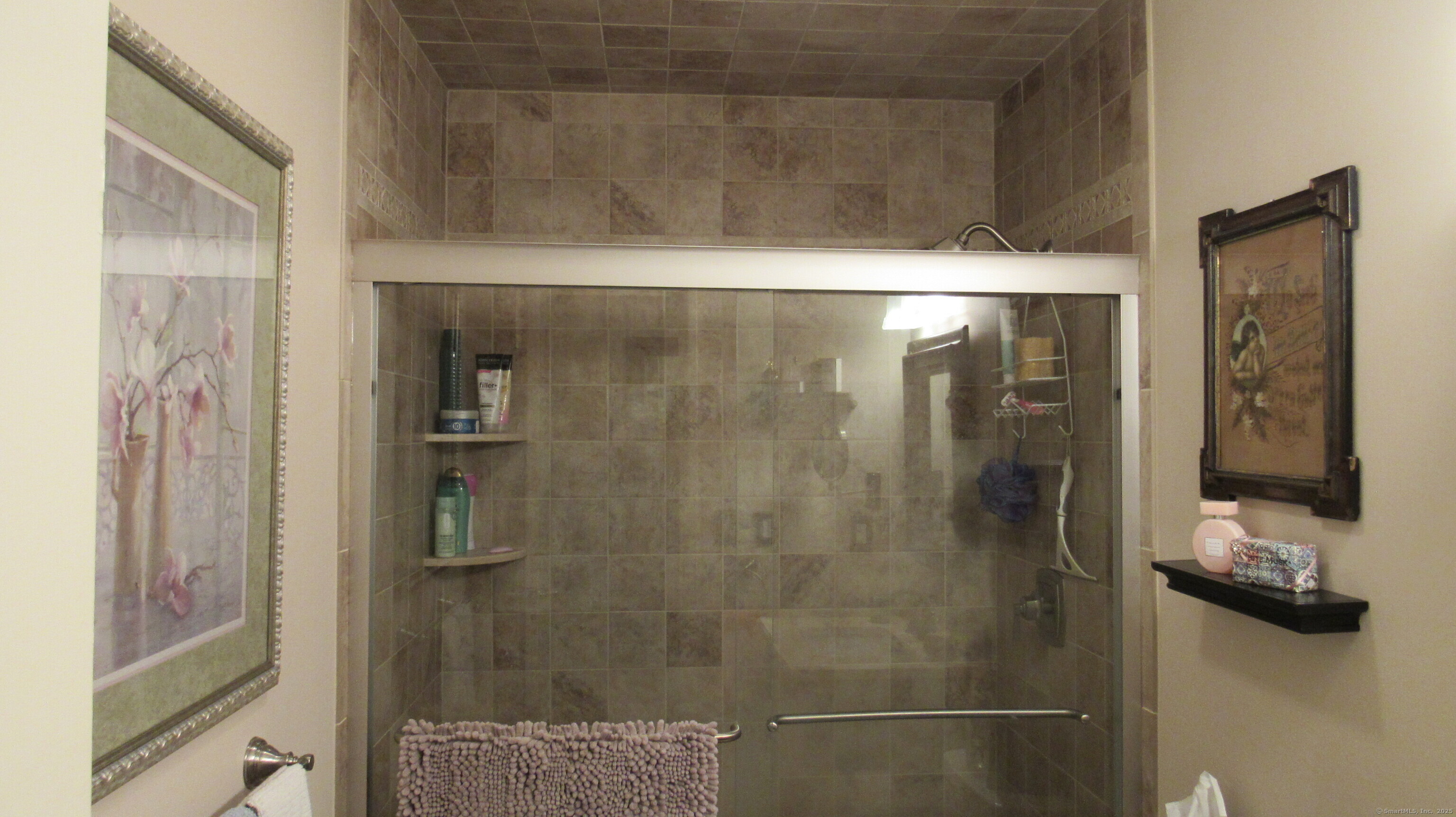 27 Surrey Lane, Unit 27 Torrington, CT 06790 - Photo 18 of 30 a bathroom with a shower