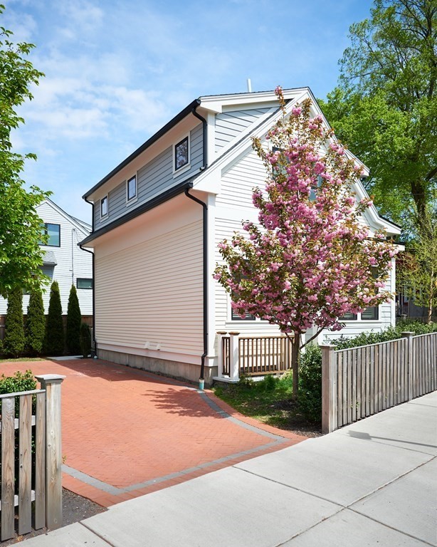 2 Chetwynd Road, Unit 1 Cambridge, MA 02140 - Photo 19 of 19 Gallery Image 19