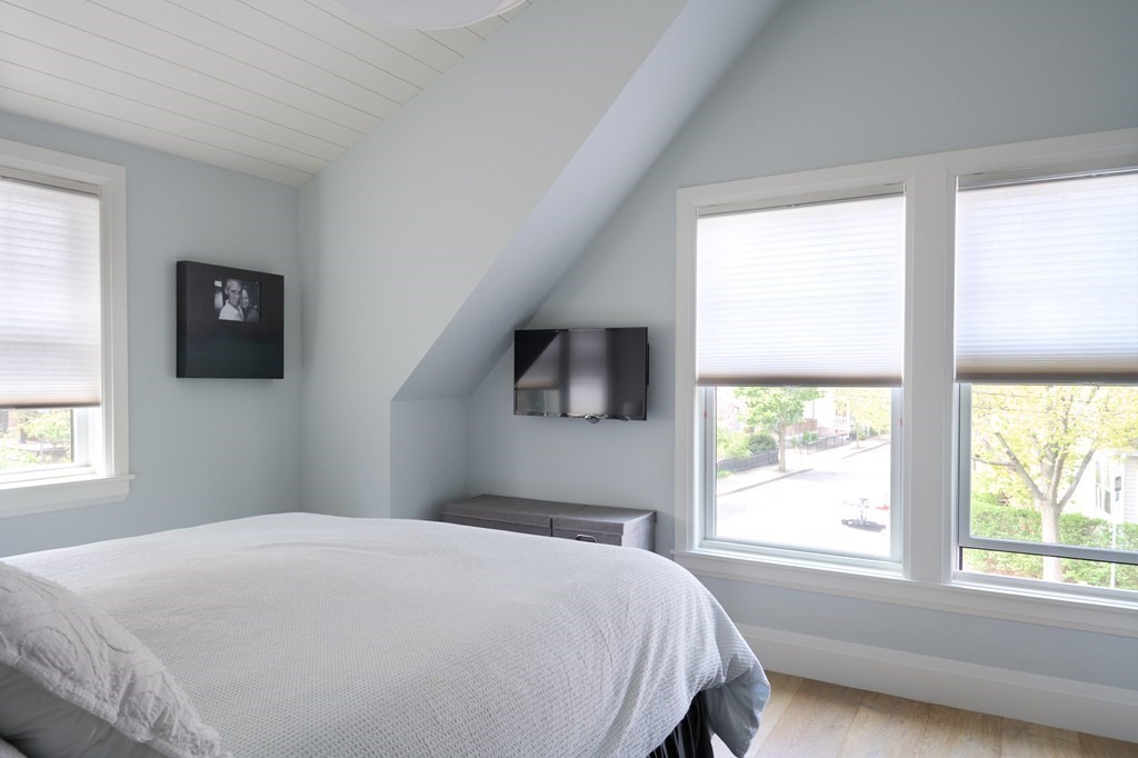 2 Chetwynd Road, Unit 1 Cambridge, MA 02140 - Photo 10 of 19 Gallery Image 10
