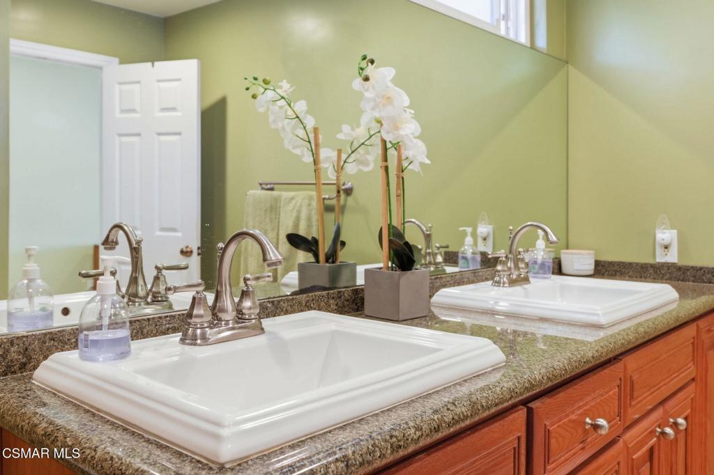 3279 Avenida Simi Simi Valley, CA 93063 - Photo 19 of 47