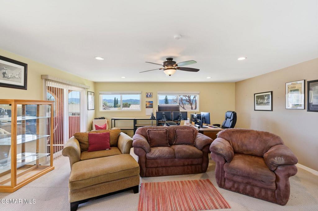 3279 Avenida Simi Simi Valley, CA 93063 - Photo 24 of 47