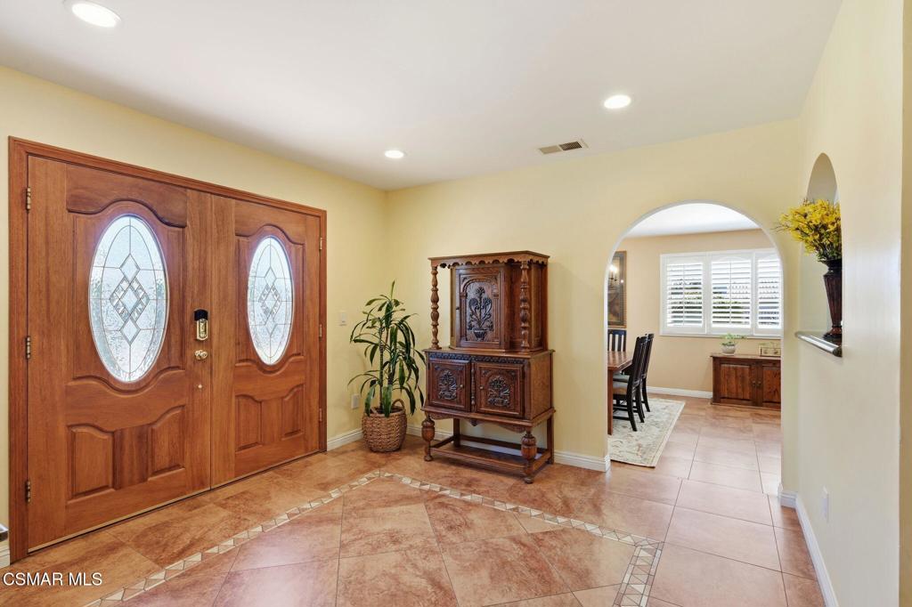 3279 Avenida Simi Simi Valley, CA 93063 - Photo 3 of 47