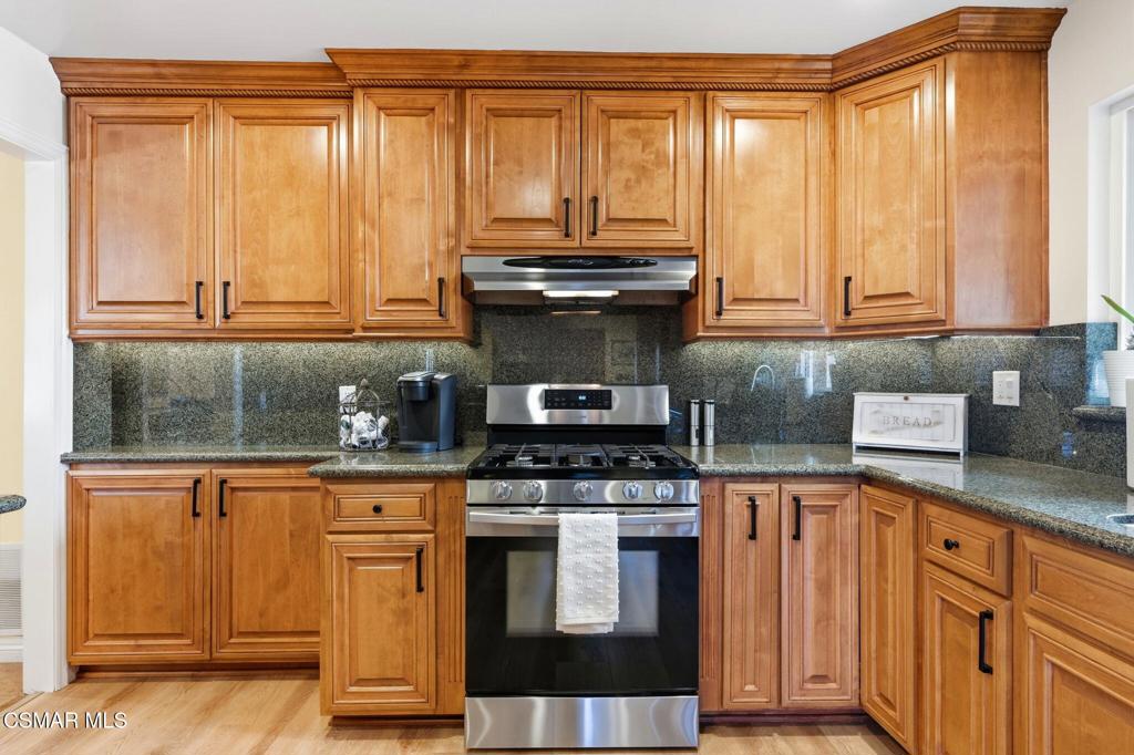 3279 Avenida Simi Simi Valley, CA 93063 - Photo 9 of 47