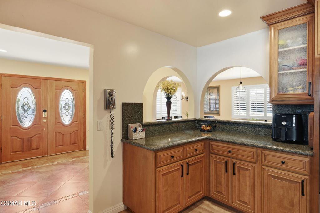 3279 Avenida Simi Simi Valley, CA 93063 - Photo 10 of 47