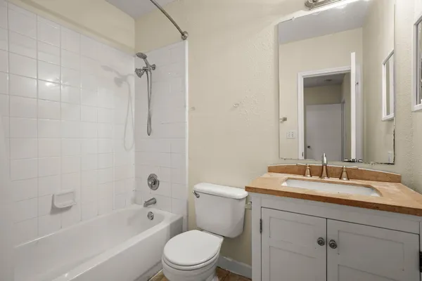 $1,795 | 712 West 21st Street, Unit 101, Austin, TX 78705