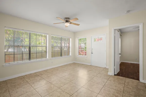 $1,795 | 712 West 21st Street, Unit 101, Austin, TX 78705