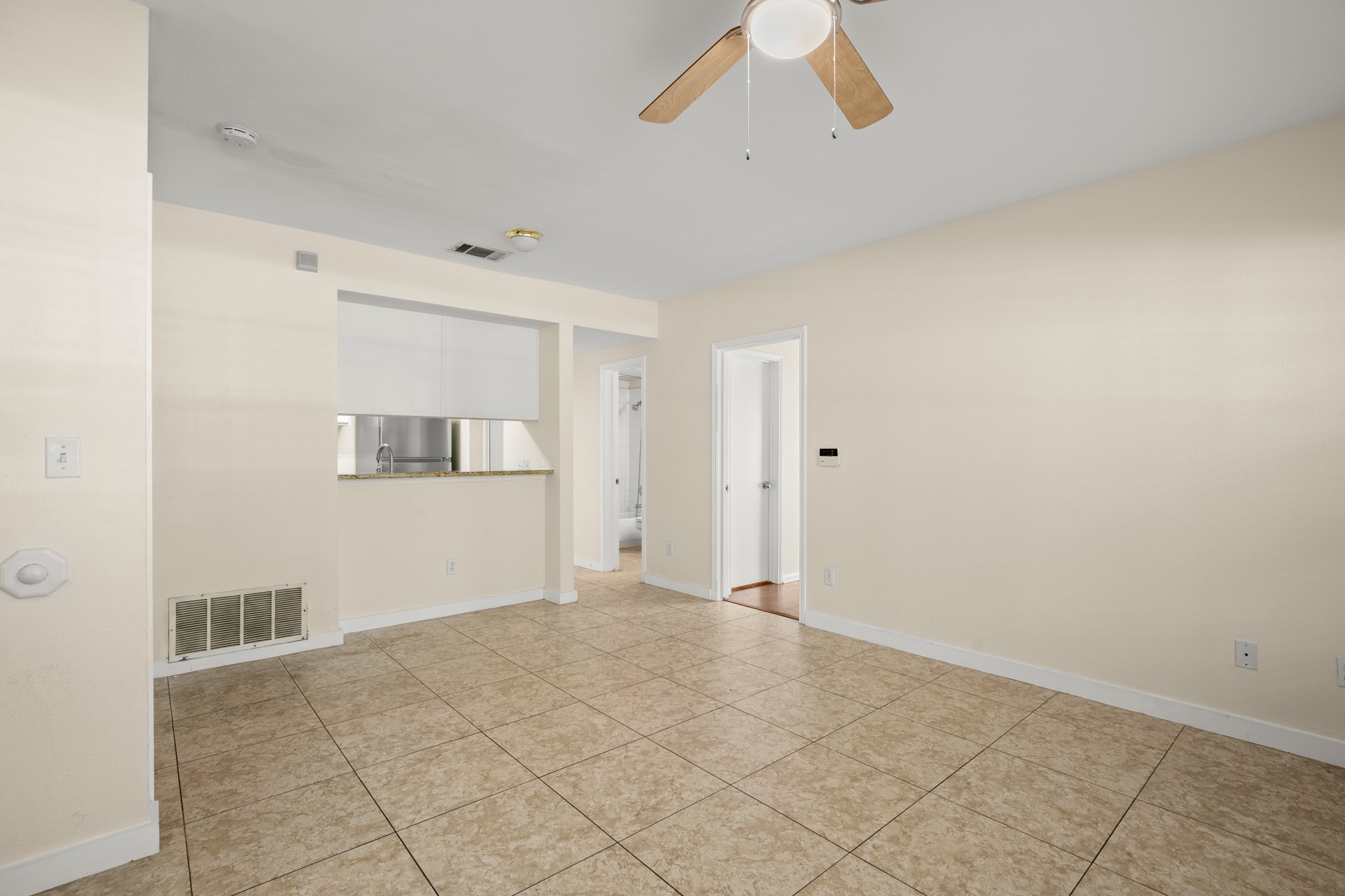 712 West 21st Street, Unit 101 Austin, TX 78705 - Photo 5 of 17 a view of an empty room