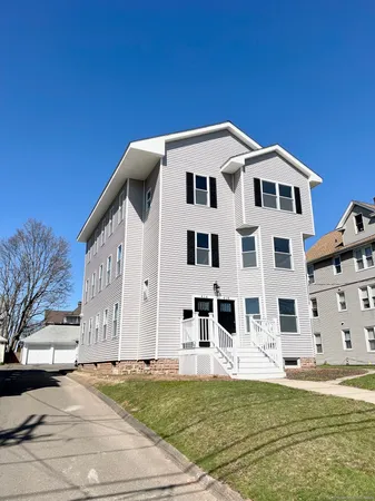 $2,100 | 416 Park Street, Unit 3, New Britain, CT 06051