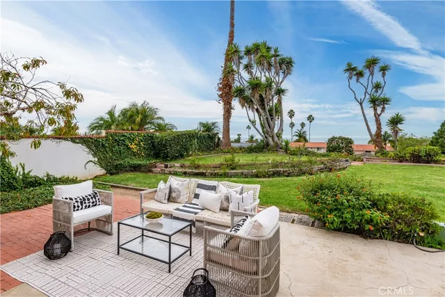 $2,399,000 | 30031 Vía Borica, Rancho Palos Verdes, CA 90275