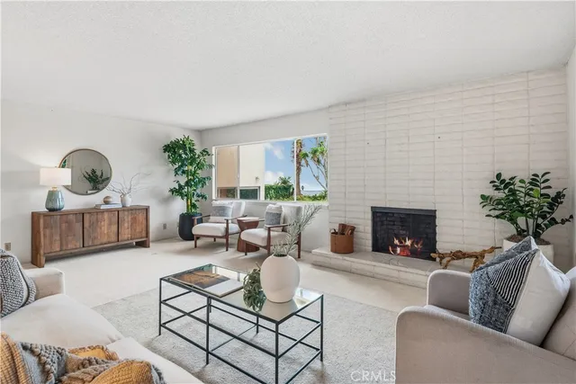 $2,399,000 | 30031 Vía Borica, Rancho Palos Verdes, CA 90275