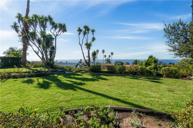 $2,399,000 | 30031 Vía Borica, Rancho Palos Verdes, CA 90275