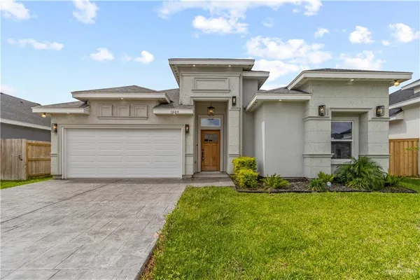 $299,500 | 1009 Magnolia Street, Mission, TX 78573