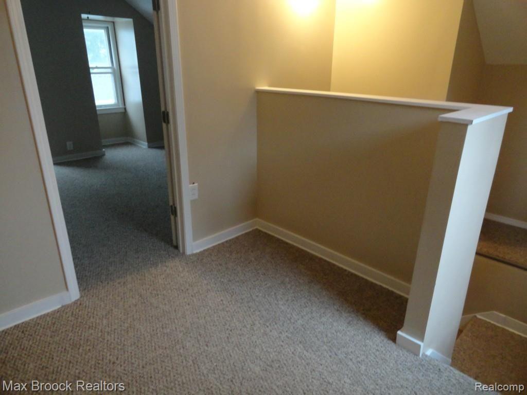 1327 Eaton Road Berkley, MI 48072 - Photo 17 of 18 DSC01419.jpg