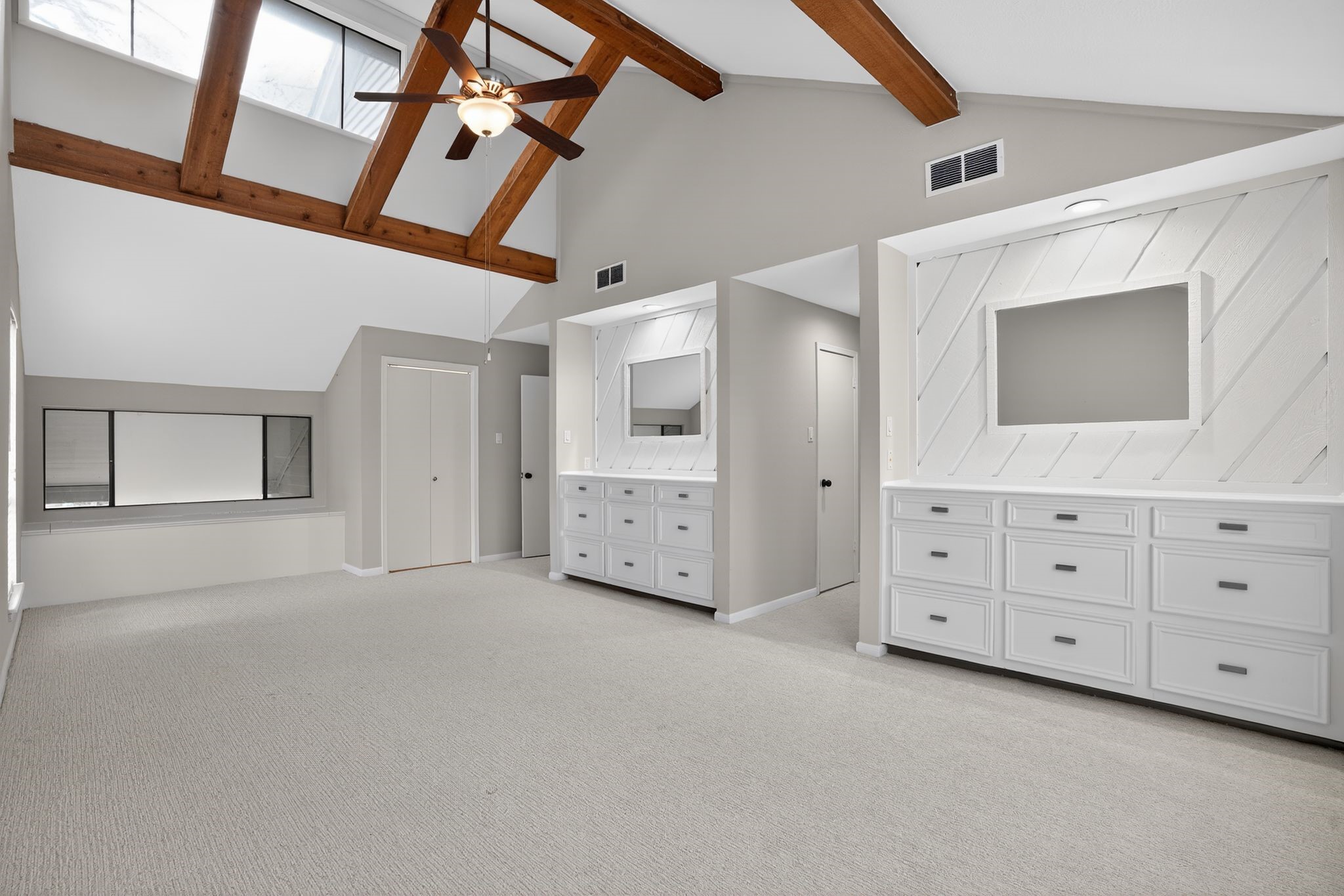 6506 Jadecrest Drive Spring, TX 77389 - Photo 22 of 31 primary bedroom with sitting area