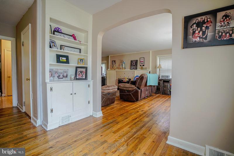 86 Cameron Road Huntingdon Valley, PA 19006 - Photo 19 of 21 Gallery Image 19