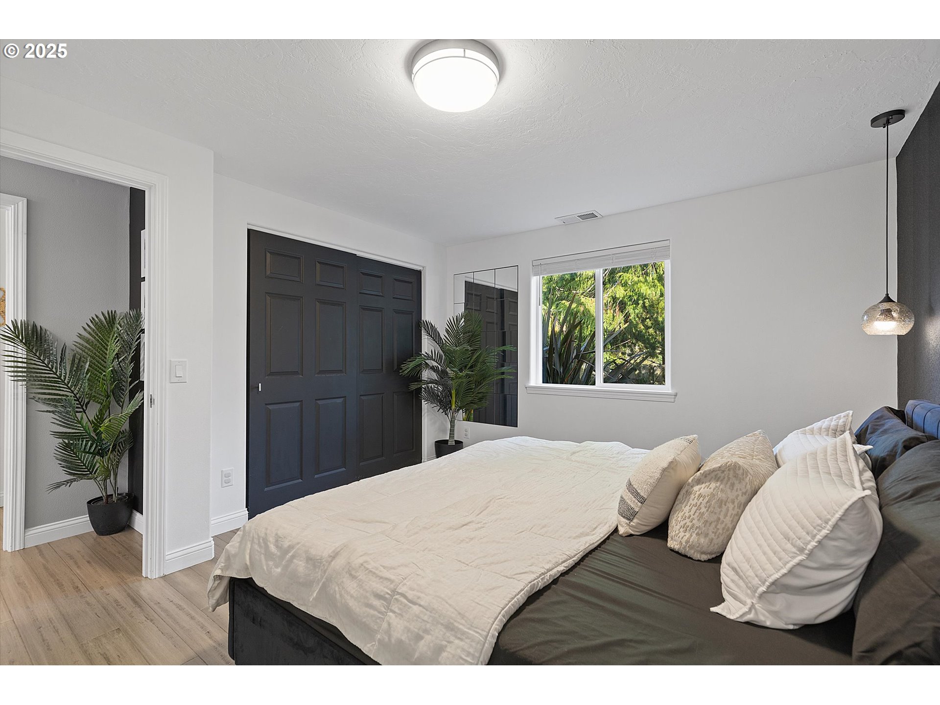 3635 Sea Mist Avenue Depoe Bay, OR 97341 - Photo 16 of 38 a bedroom with a bed and a window