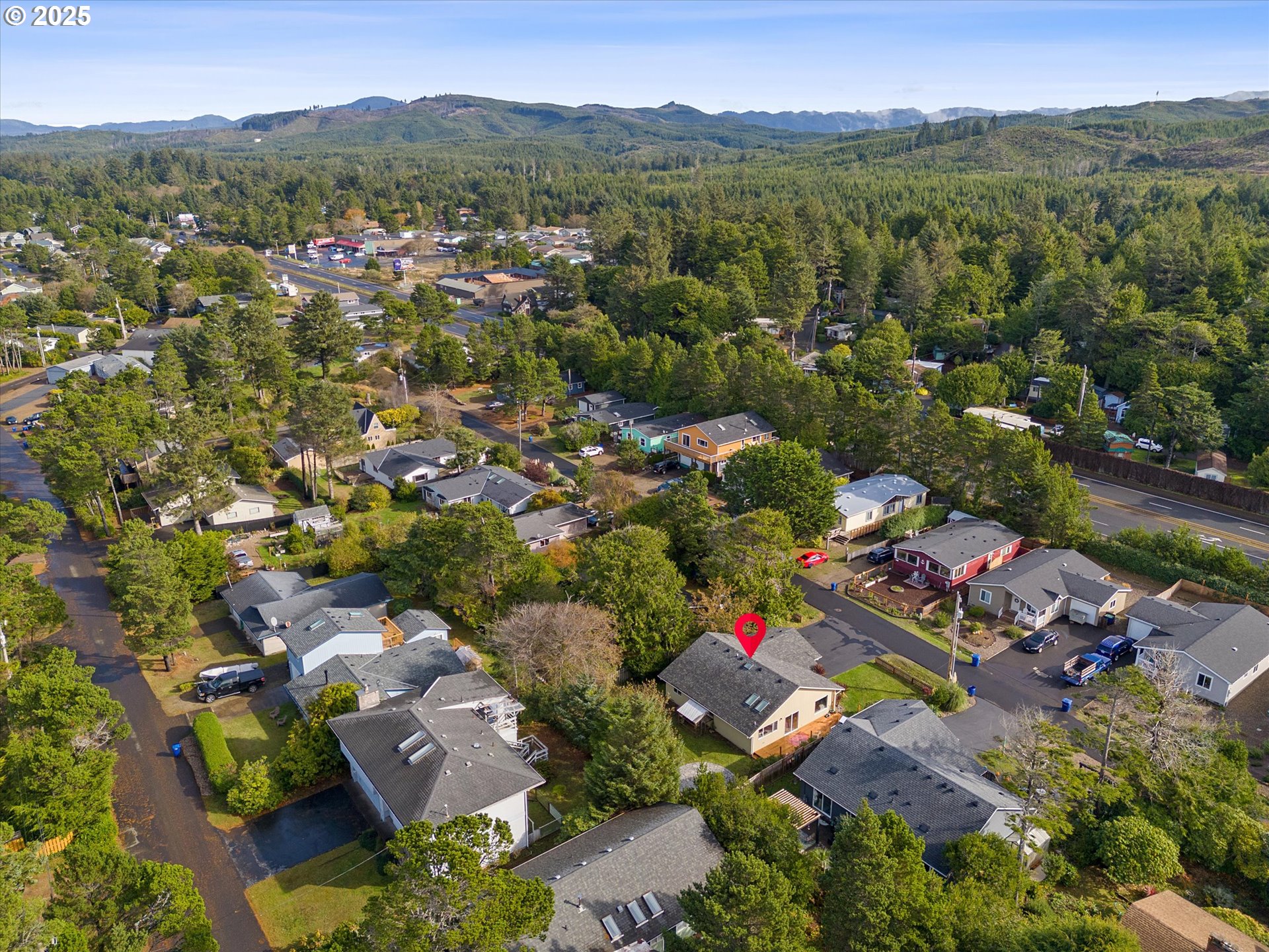 3635 Sea Mist Avenue Depoe Bay, OR 97341 - Photo 34 of 38 an aerial view of multiple house