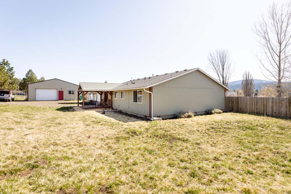 9710 Ben Kerns Road Klamath Falls, OR 97601 - Photo 5 of 50 05