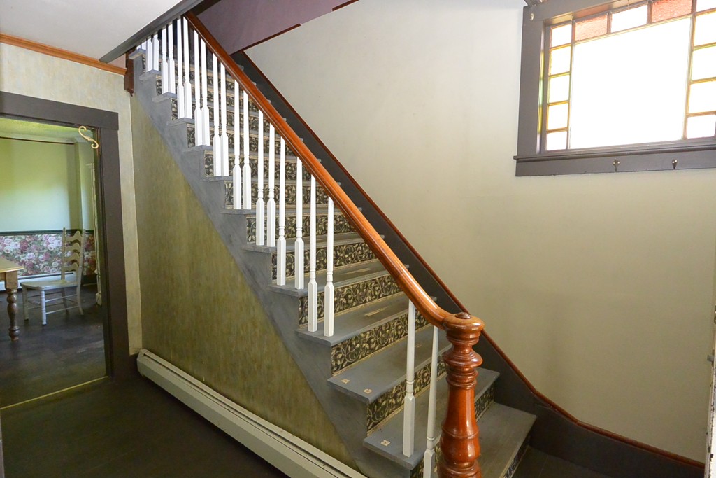 56 Kilbourn Road Lancaster, MA 01523 - Photo 4 of 24