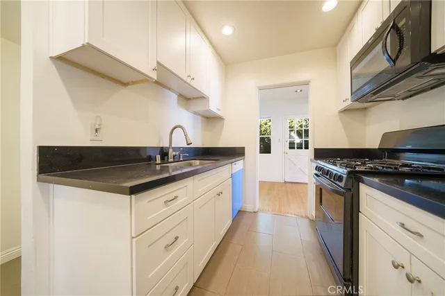 $4,000 | 5446 Columbus Avenue, Sherman Oaks, CA 91411