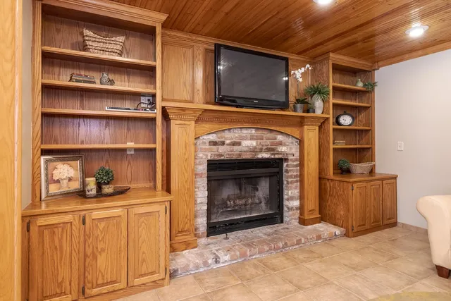 $385,000 | 1515 East Ironwood Drive, Normal, IL 61761