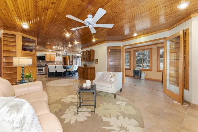 $385,000 | 1515 East Ironwood Drive, Normal, IL 61761