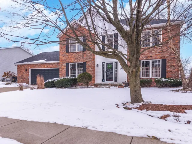 $385,000 | 1515 East Ironwood Drive, Normal, IL 61761