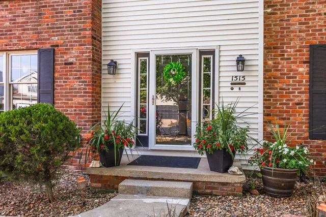 $385,000 | 1515 East Ironwood Drive, Normal, IL 61761