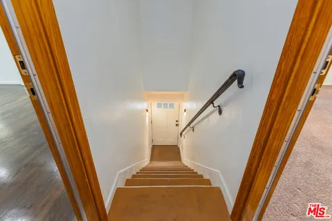 $1,299,500 | 811 East Nutwood Street, Inglewood, CA 90301