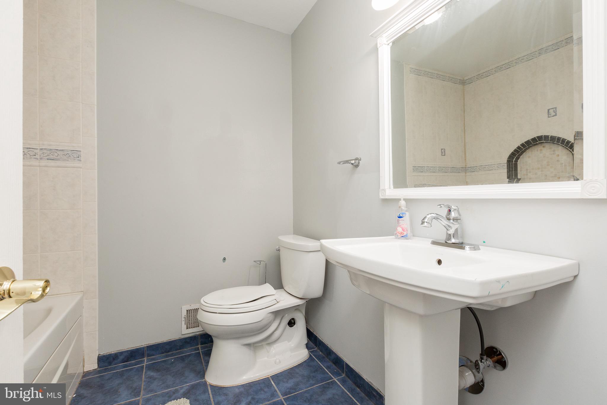 7329 Centennial Road Derwood, MD 20855 - Photo 26 of 39 Hallway bath