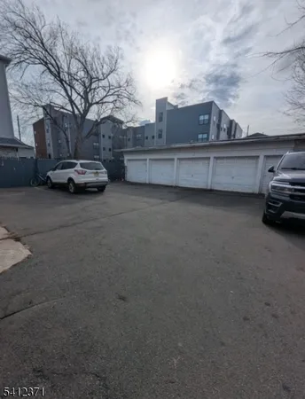 $2,000 | 1116 Magnolia Avenue, Unit 3, Elizabeth, NJ 07201